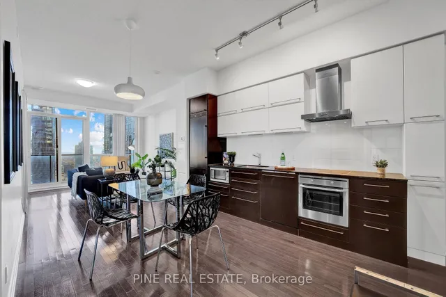 Additional image 8 of 770 Bay St Unit 2602