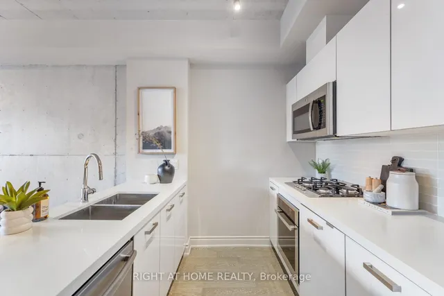 Additional image 4 of 608 Richmond St Unit 320