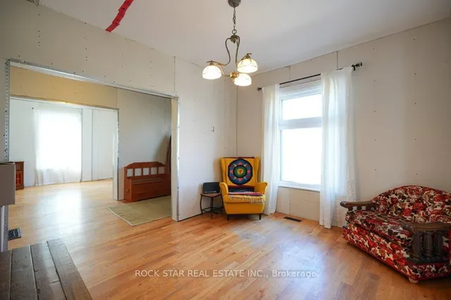 Additional image 6 of 405 Upper Wentworth St