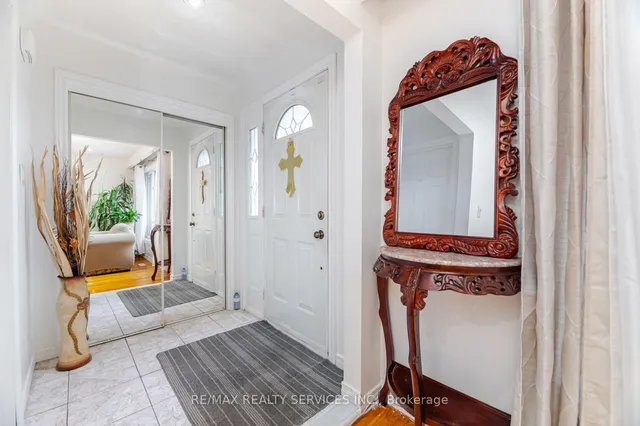 Additional image 5 of 6858 Darcel Ave