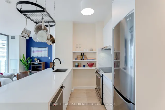 Additional image 4 of 33 Lombard St Unit 1506