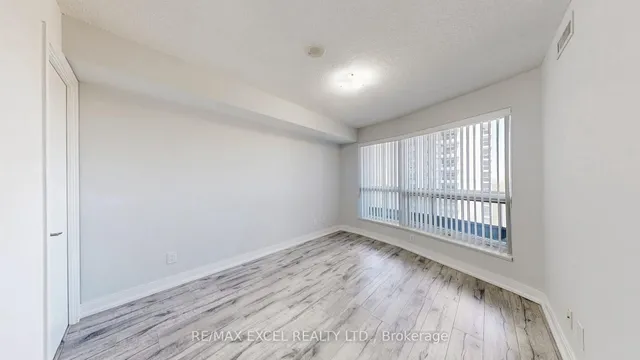 Additional image 15 of 135 Village Green Sq Unit 1924