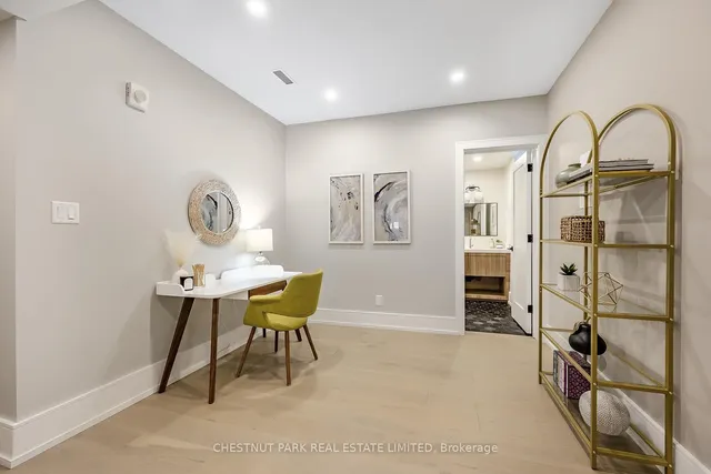 Additional image 32 of 15 Scarth Rd Unit 1