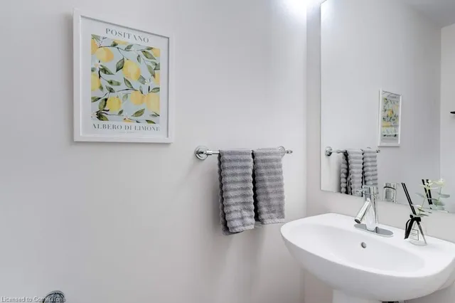 Additional image 25 of 215 Dundas St Unit 25