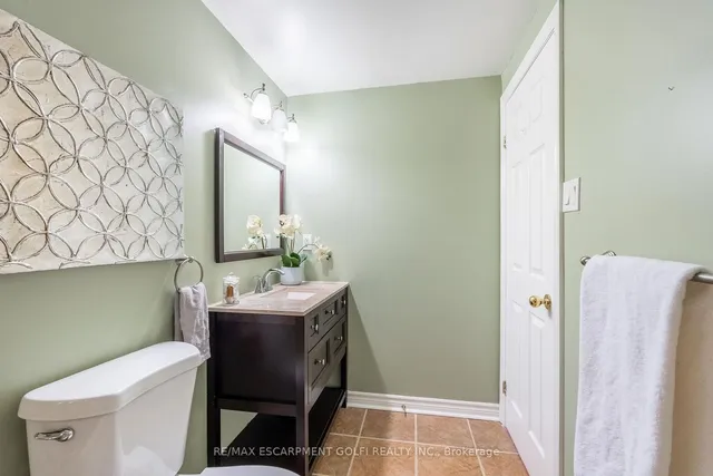 Additional image 19 of 416 LIMERIDGE Rd Unit 109