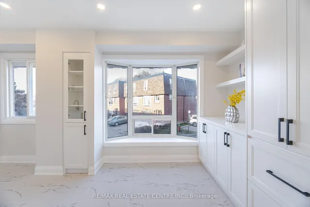 Additional image 16 of 103 HuntingDale Blvd