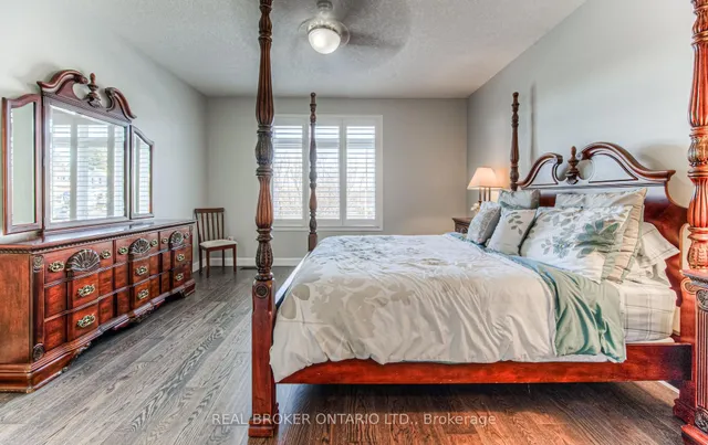 Additional image 6 of 900 Doon Village Rd Unit 4