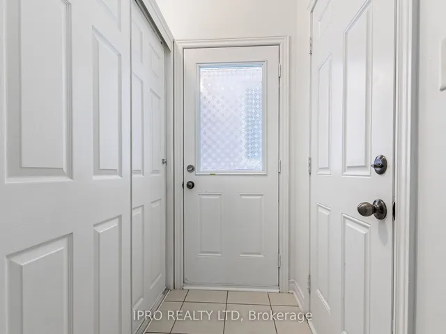 Additional image 38 of 42 Monument Tr