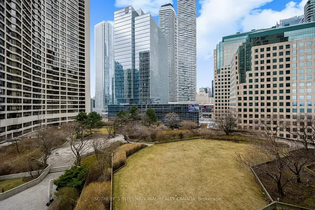 Additional image 30 of 33 Harbour Sq Unit 1008