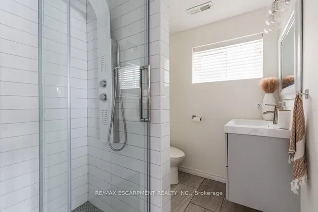 Additional image 33 of 98 Forestgate Dr