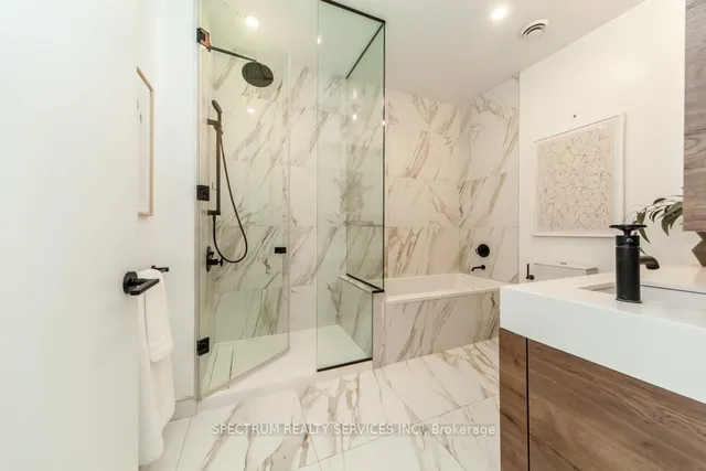 Additional image 33 of 505 Richmond St Unit 424