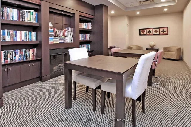 Additional image 25 of 30 Grand Trunk Cres Unit 302