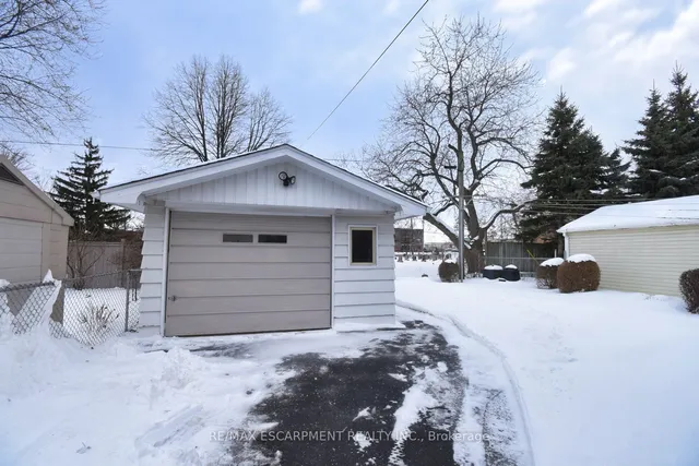 Additional image 30 of 40 SEELEY Ave