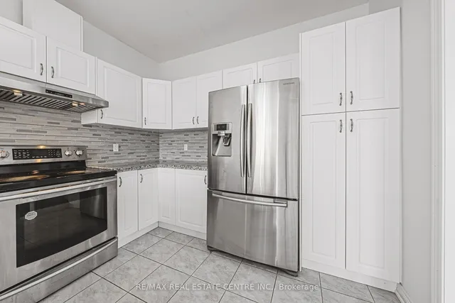 Additional image 14 of 107 Hazelton Ave