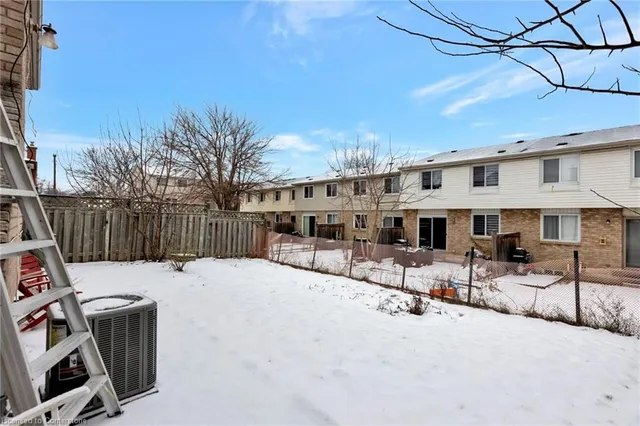 Additional image 26 of 19 Janet Crt