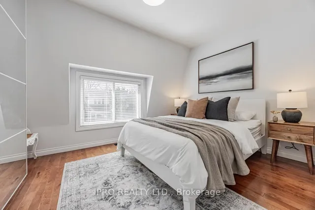 Additional image 20 of 22 Queensdale Ave