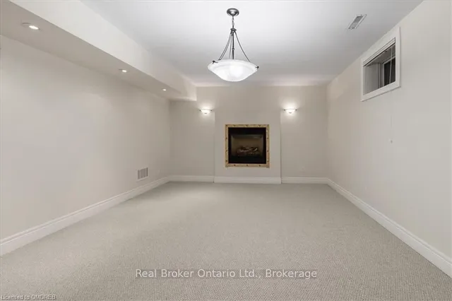 Additional image 28 of 45 Pioneer Tower Cres