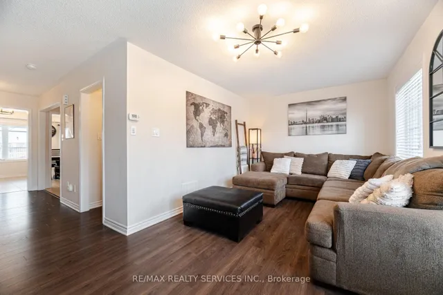 Additional image 20 of 14 Allium Rd