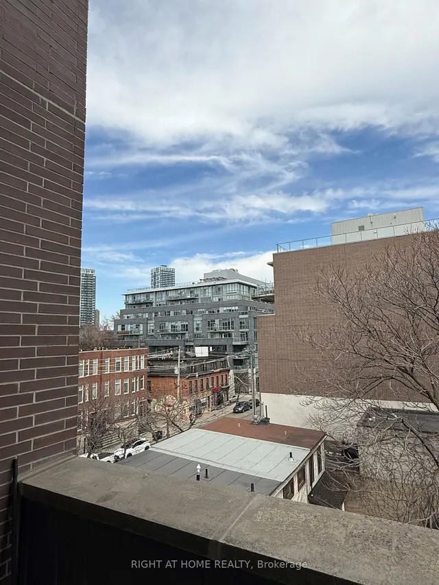 Additional image 21 of 549 King St Unit 402