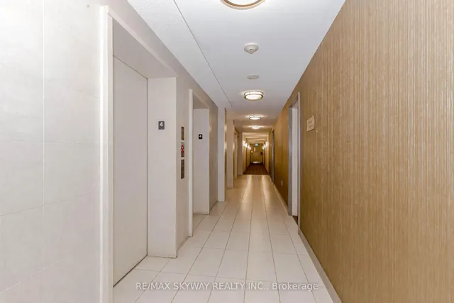 Additional image 46 of 215 Queen St Unit 403