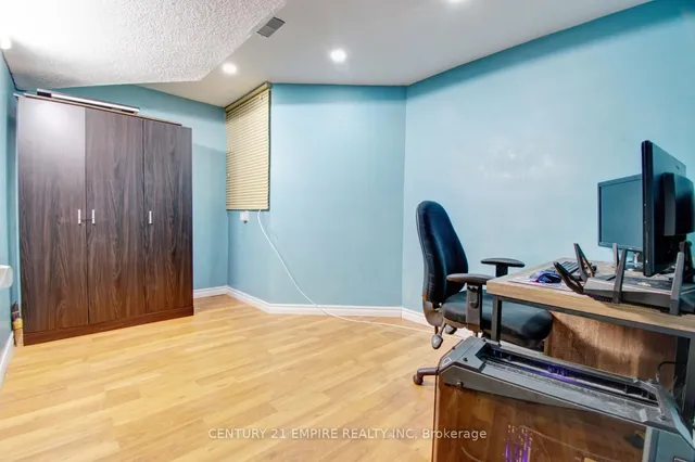 Additional image 34 of 46 Brentcliff Dr