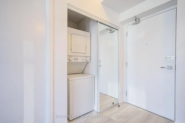 Additional image 31 of 832 Bay St Unit 2209