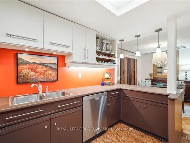 Additional image 9 of 55 Lombard St Unit 204