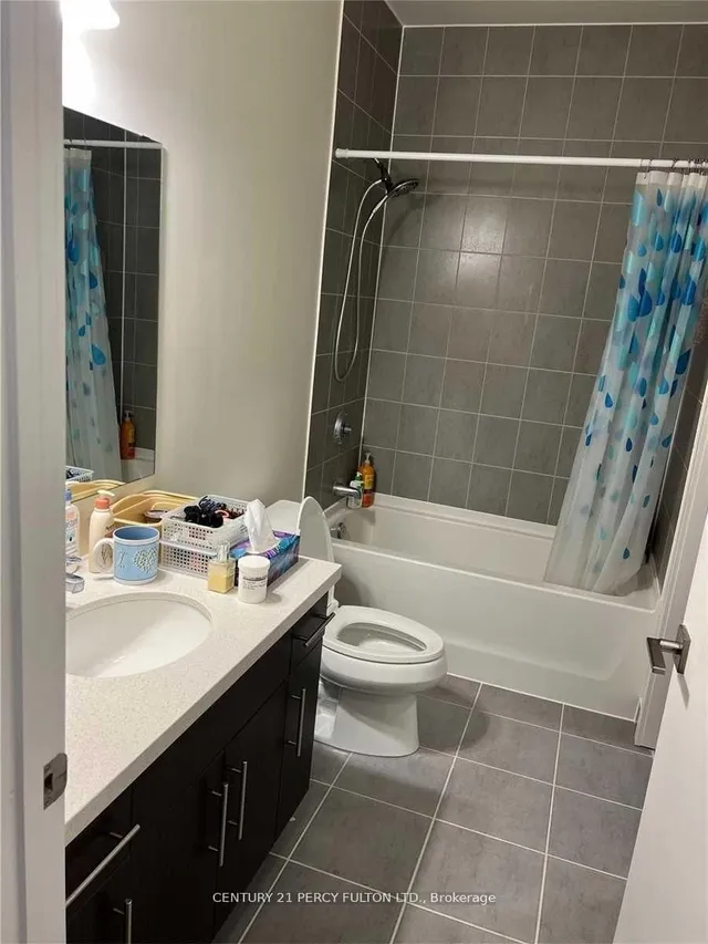 Additional image 10 of 690 King St Unit 115