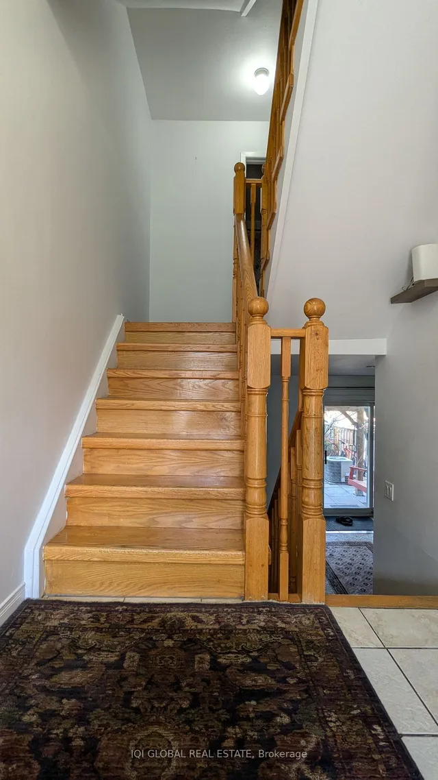 Additional image 3 of 2004 Martin Grove Rd Unit 15