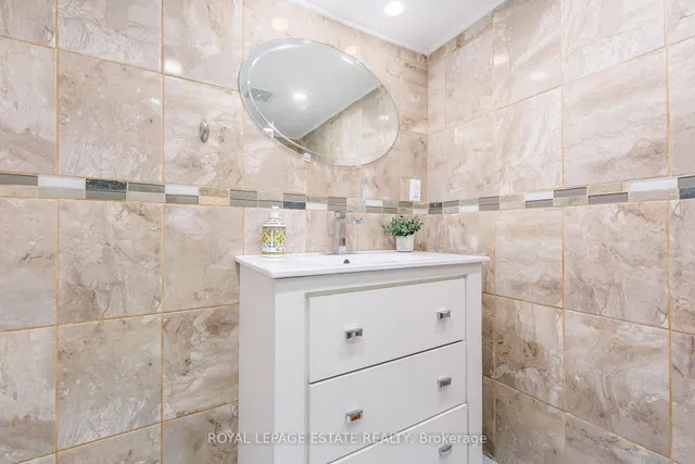 Additional image 28 of 102 Springdale Blvd