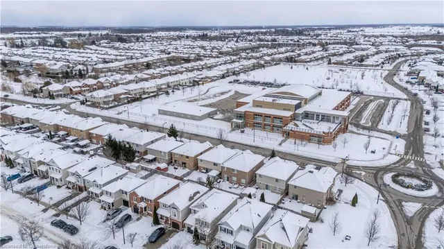 Additional image 44 of 212 Bradley Ave