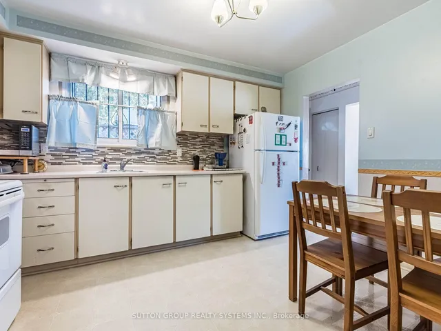 Additional image 22 of 8 Dearbourne Blvd