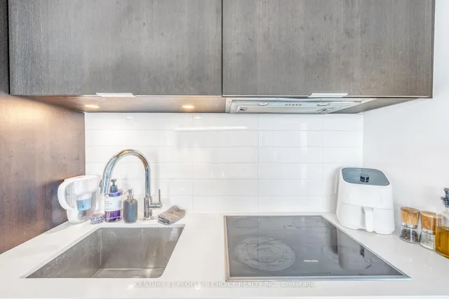 Additional image 8 of 15 Lower Jarvis St Unit 3303
