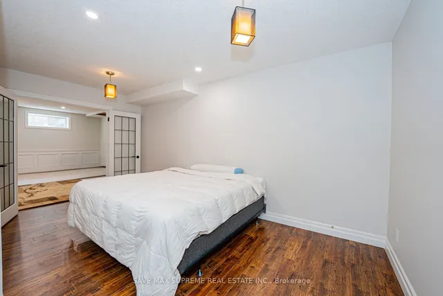 Additional image 34 of 39 Wagon St