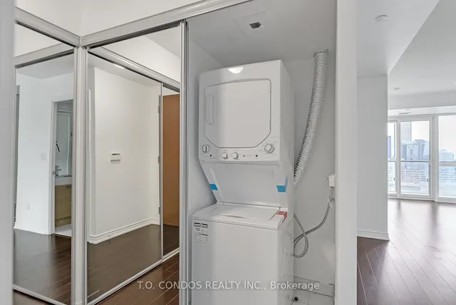 Additional image 19 of 386 Yonge St Unit 3808