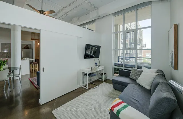 Additional image 12 of 404 King St Unit 307