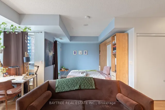 Additional image 10 of 8 Scollard St Unit 1408