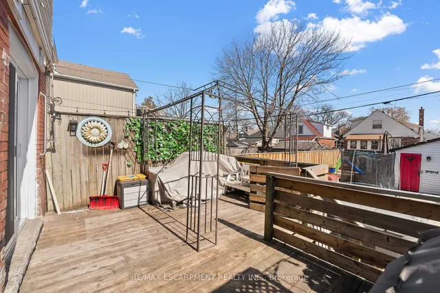 Additional image 34 of 124 Cameron Ave