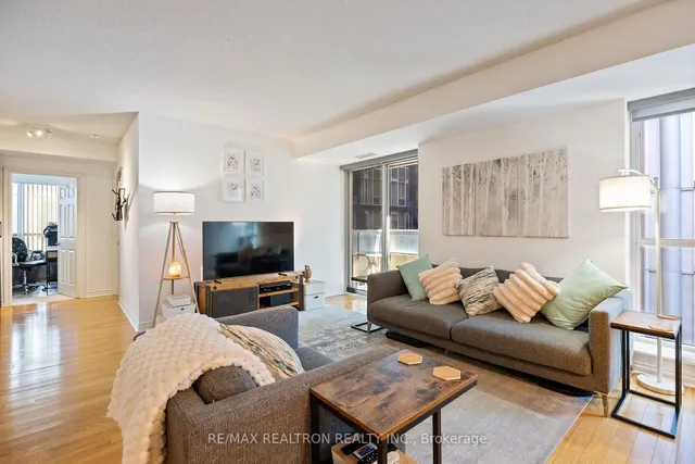 Additional image 2 of 270 Wellington St Unit 1105