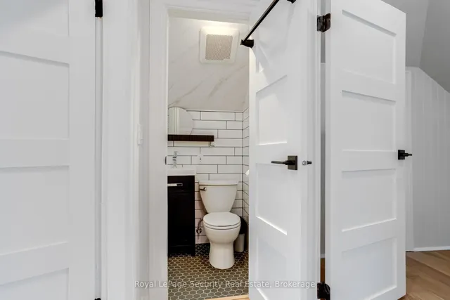 Additional image 27 of 204 Montrose Ave