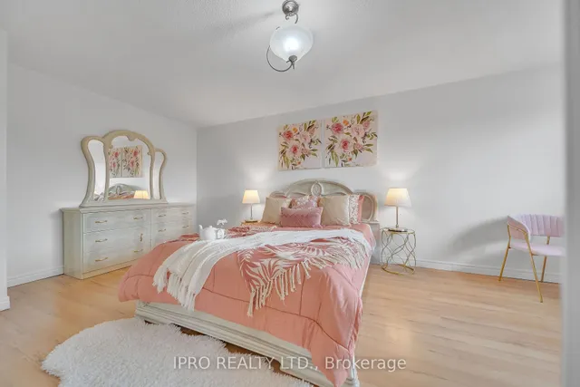 Additional image 24 of 18 Tessler Cres