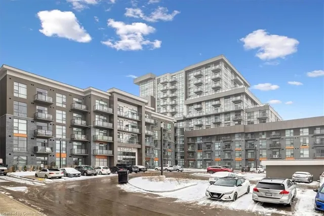 450 Dundas St Unit 115