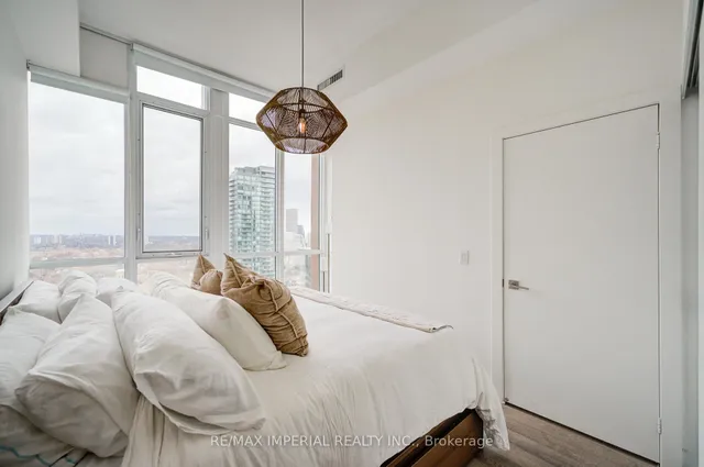 Additional image 19 of 32 Davenport Rd Unit 2406