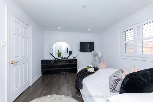 Additional image 33 of 42 Tiller Tr