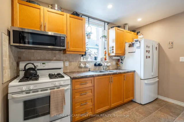 Additional image 22 of 1061 CENTRAL Ave