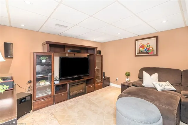 Additional image 40 of 42 Thornwood Dr