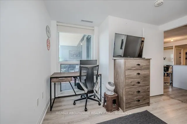 Additional image 27 of 26 Gibbs Rd Unit 926