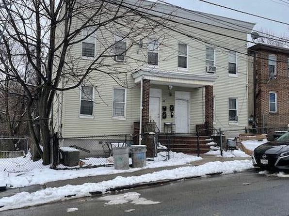 Primary image of 12 Castleton Ave, Staten Island, NY 10301