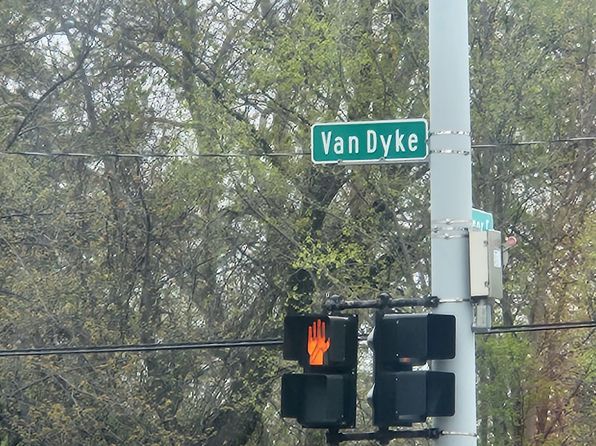 2489 Van Dyke St, Detroit, MI 48214