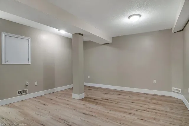 Additional image 16 of 55 Mooregate Cres Unit 11A